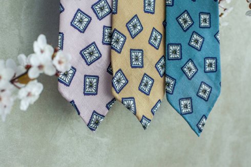 Pastel blue printed linen tie