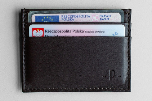 Brązowy portfel na karty