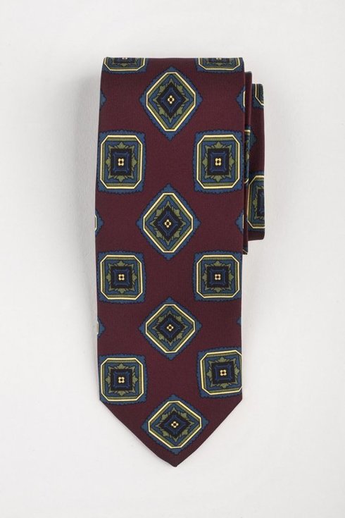 Krawat z jedwabiu Macclesfield burgundowy w medaliony