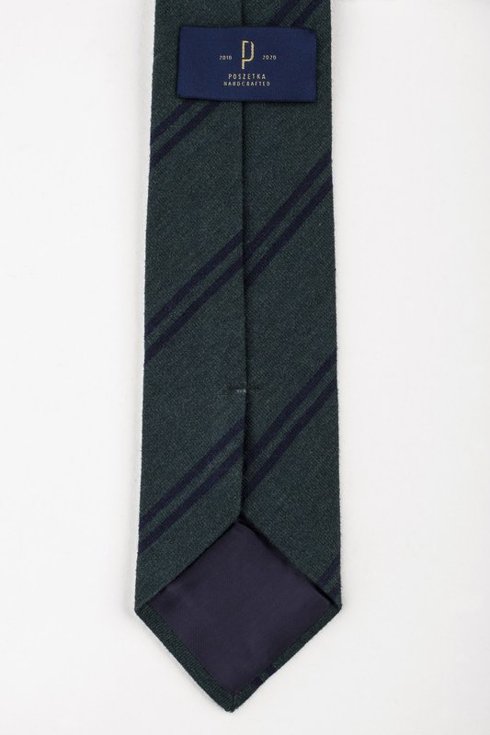 Zielony krawat z wełny z jedwabiem w granatowe pasy